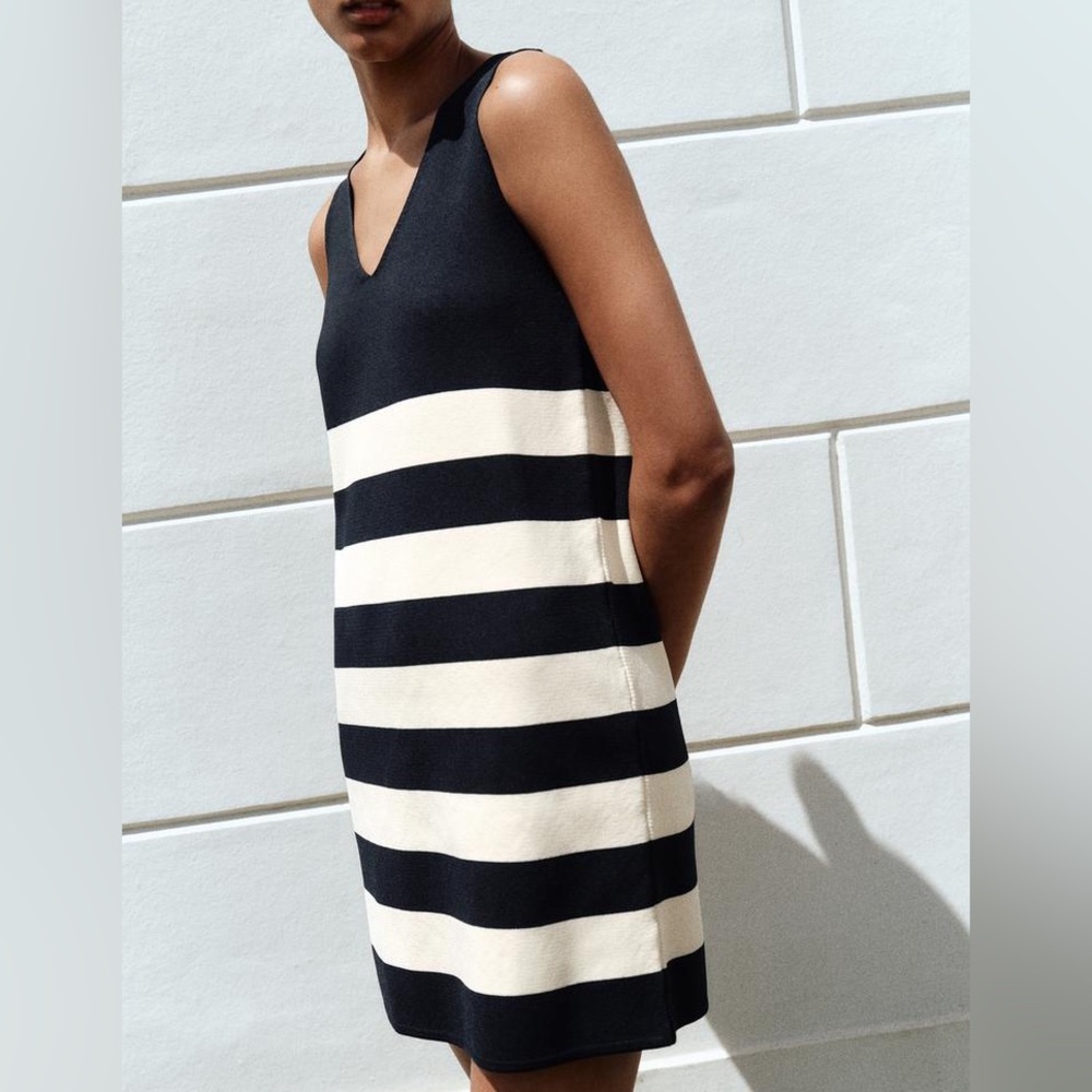 Black and White Striped Sleeveless Dress